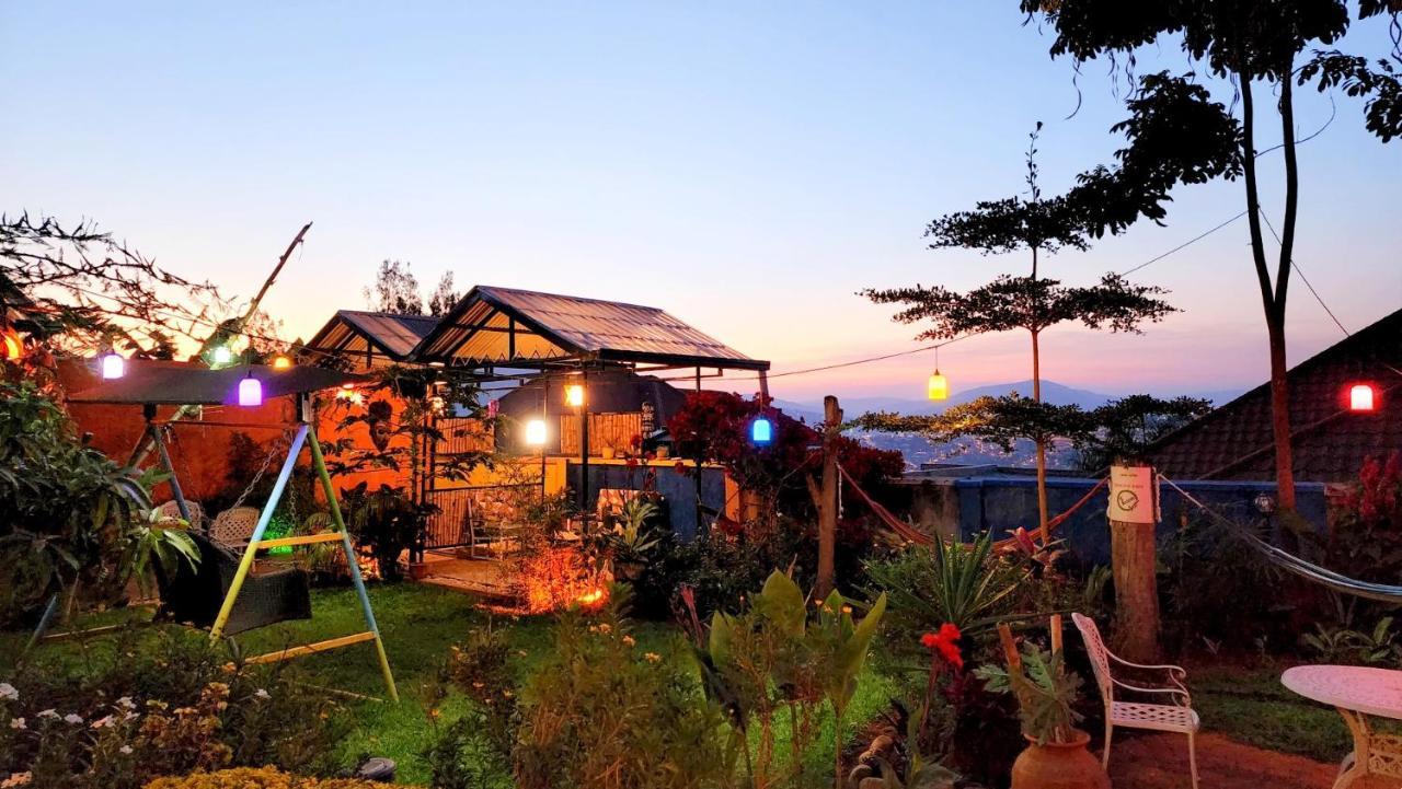 Yambi Guesthouse Kigali Exterior foto